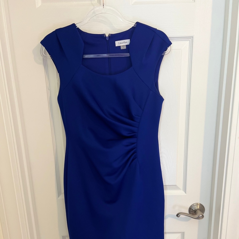Calvein Klein dress in royal blue in size 8 never worn